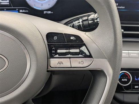 Used 2024 Hyundai Elantra SEL image 16