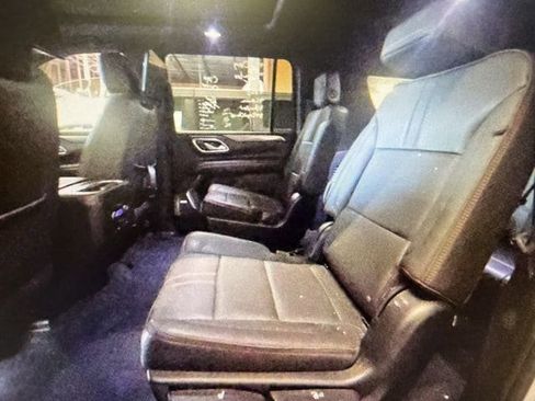 Used 2023 Chevrolet Suburban RST w/ Luxury Package image 10