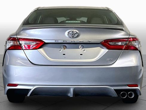 Used 2018 Toyota Camry FWD image 5