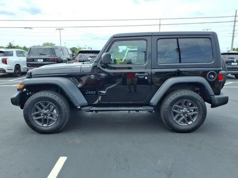 Used 2024 Jeep Wrangler Sport AWD/4WD image 4