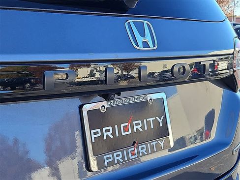 Certified 2025 Honda Pilot Touring image 30