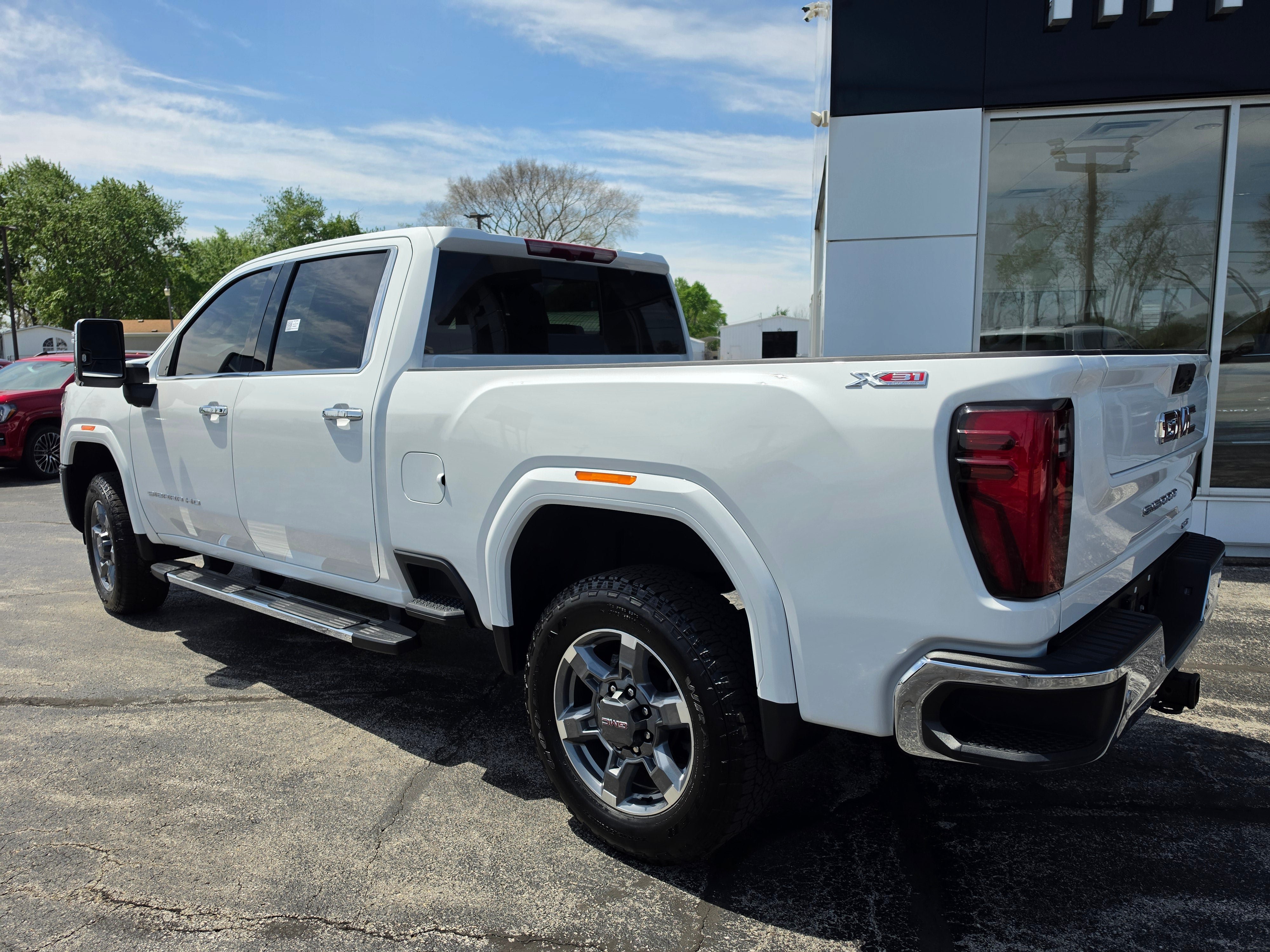 Used 2025 GMC Sierra 2500 SLT w/ SLT Premium Package AWD/4WD image 7