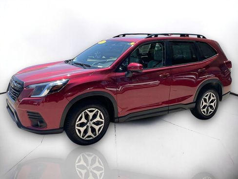 Used 2022 Subaru Forester Premium AWD/4WD image 2