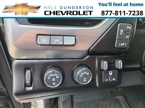 Used 2018 Chevrolet Suburban Premier image 25