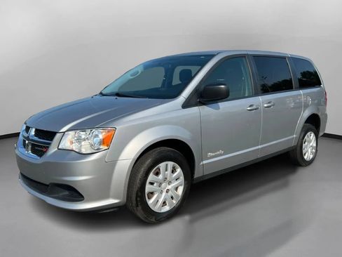 Used 2018 Dodge Grand Caravan SE w/ Power Convenience Group I FWD image 5
