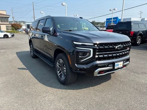 Used 2025 Chevrolet Suburban Z71 AWD/4WD image 7