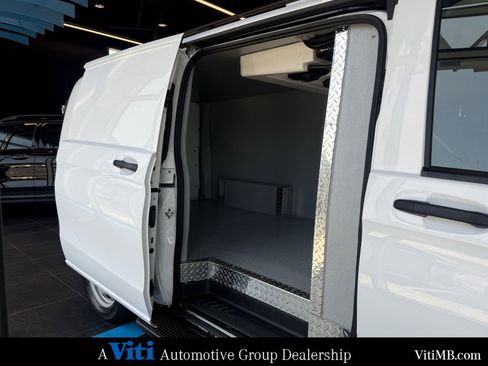 Used 2023 Mercedes-Benz Metris image 22