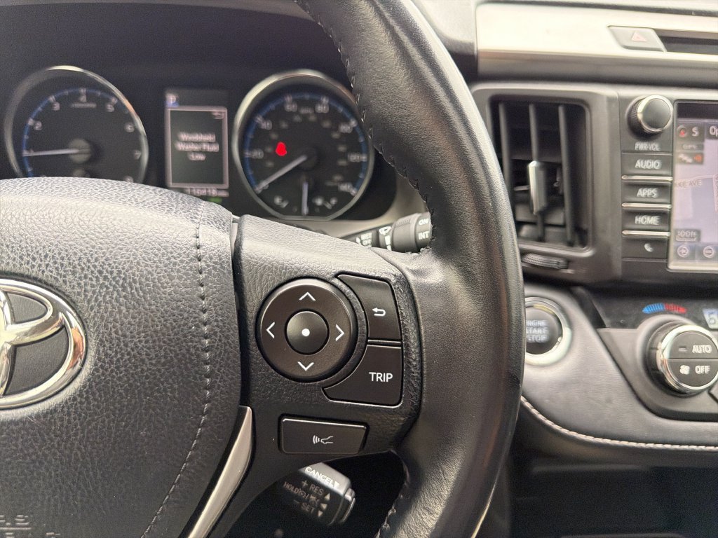 Used 2018 Toyota RAV4 Limited FWD image 32