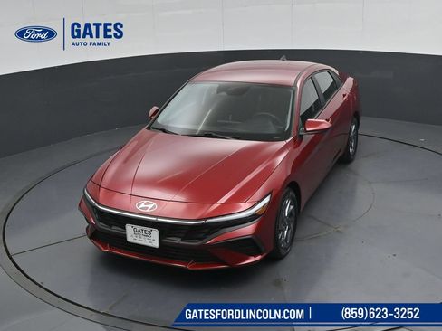 Used 2024 Hyundai Elantra SEL FWD image 50