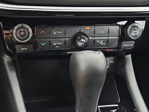 New 2026 Jeep Compass Latitude AWD/4WD image 26