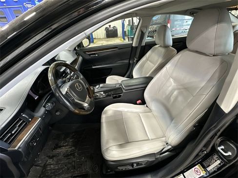 Used 2015 Lexus ES 350 w/ Luxury Package image 17