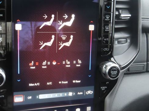 Used 2022 RAM 1500 Laramie AWD/4WD image 40