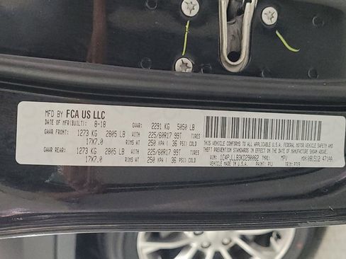 Used 2019 Jeep Cherokee Latitude Plus w/ Comfort/Convenience Group FWD image 33