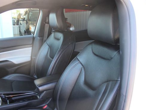 Used 2025 Jeep Compass Limited AWD/4WD image 39