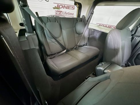 Used 2023 Jeep Wrangler Sport AWD/4WD image 29