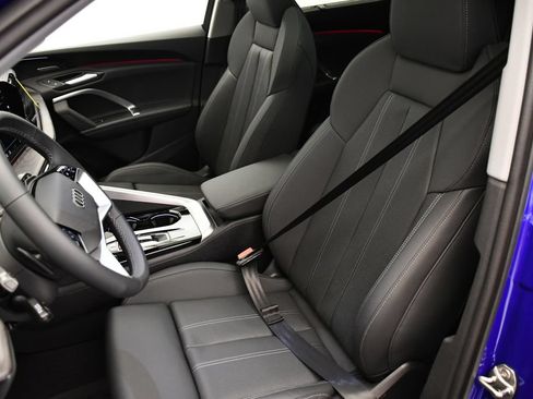 Used 2025 Audi Q5 Prestige w/ 20" Wheel Package AWD/4WD image 37