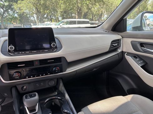 Used 2025 Nissan Rogue SV AWD/4WD image 36