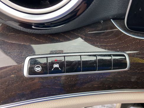Used 2019 Mercedes-Benz E 300 4MATIC image 14