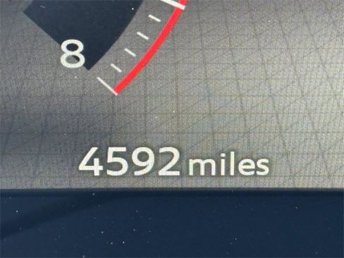 Certified 2025 Nissan Kicks SR image 28