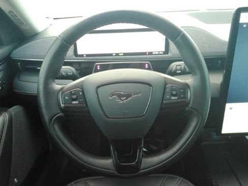 Used 2021 Ford Mustang Mach-E Premium image 31