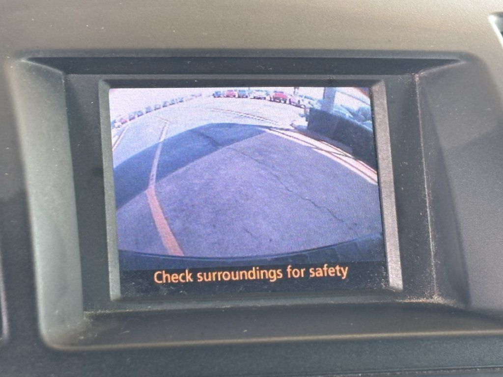 Used 2012 Toyota Highlander SE w/ Tow Pkg FWD image 13