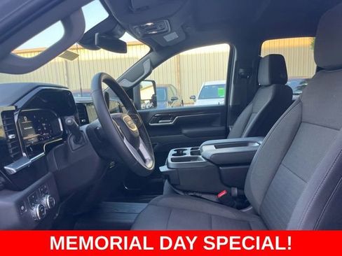 Used 2025 GMC Sierra 3500 SLE w/ Preferred Package AWD/4WD image 7