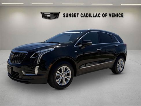 Certified 2023 Cadillac XT5 Luxury w/ LPO, Floor Liner Package AWD/4WD image 7