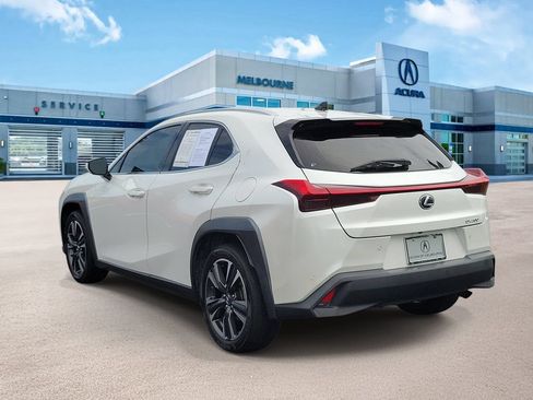 Used 2021 Lexus UX 200 w/ Premium Package FWD image 4