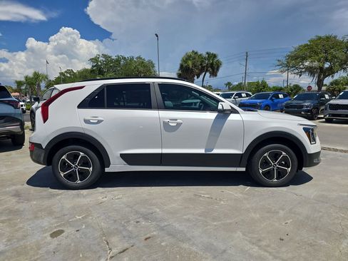 New 2026 Kia Niro EX FWD image 9