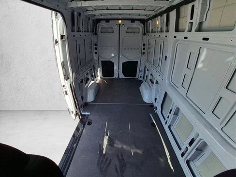 Used 2024 Mercedes-Benz Sprinter 2500 image 16