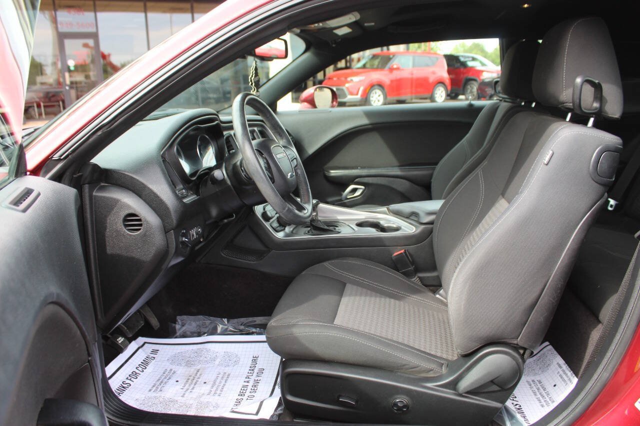 Used 2019 Dodge Challenger SXT w/ Cold Weather Group AWD/4WD image 15