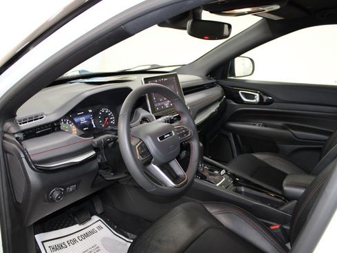 Used 2025 Jeep Compass Trailhawk AWD/4WD image 21