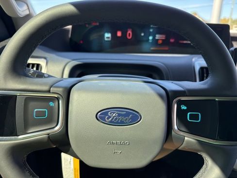 New 2025 Ford Expedition Active image 27