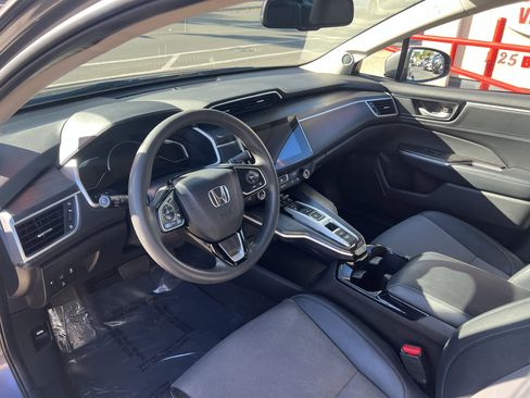 Used 2018 Honda Clarity Plug-In Hybrid image 14