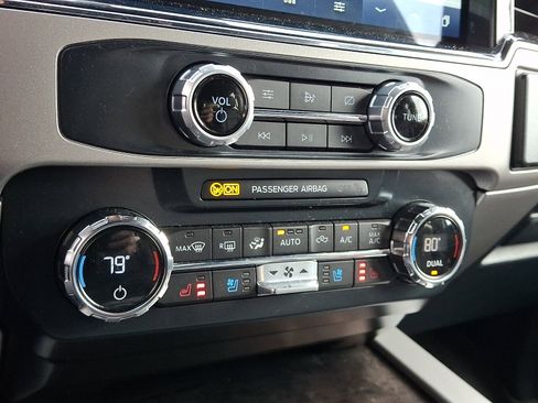 Certified 2022 Ford F250 Lariat w/ Tremor Off-Road Package AWD/4WD image 19