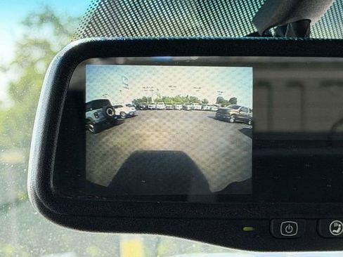 Used 2014 GMC Sierra 2500 SLE w/ SLE Preferred Package AWD/4WD image 12