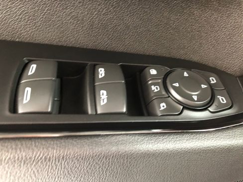 Used 2025 GMC Sierra 3500 AT4 w/ AT4 Premium Plus Package AWD/4WD image 36