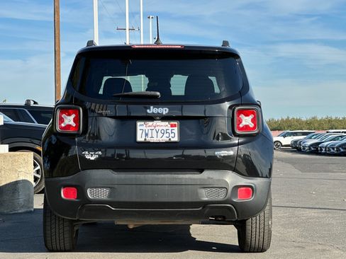 Used 2016 Jeep Renegade Latitude image 5