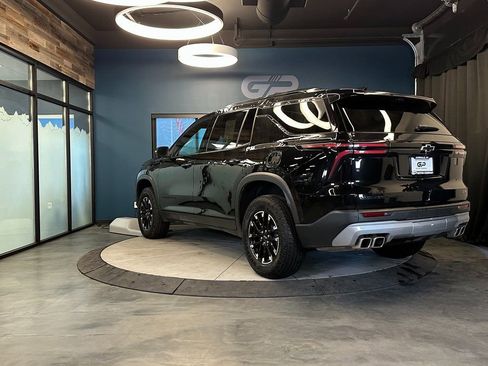 Used 2024 Chevrolet Traverse Z71 w/ Enhanced Driving Package image 5