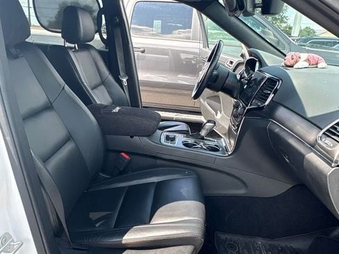 Used 2020 Jeep Grand Cherokee Limited AWD/4WD image 15