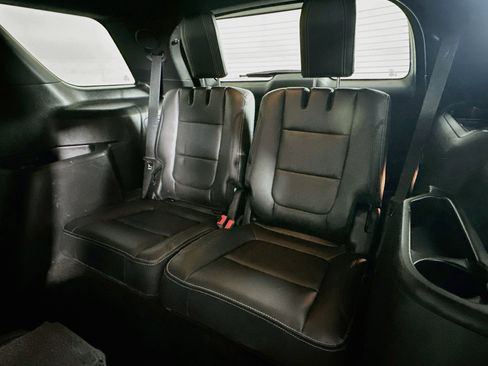 Used 2016 Ford Explorer Limited w/ Equipment Group 301A FWD image 28