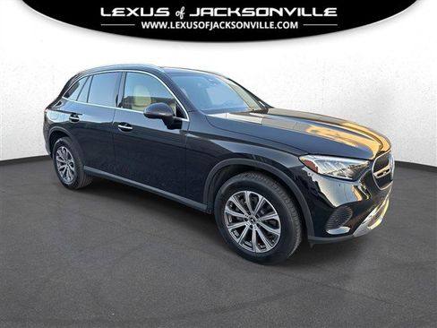 Used 2024 Mercedes-Benz GLC 300 4MATIC image 1