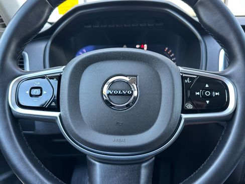 Certified 2025 Volvo XC90 B5 Core AWD/4WD image 28