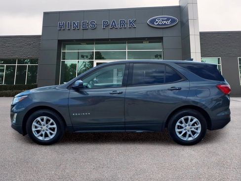 Used 2019 Chevrolet Equinox LS w/ LS Convenience Package image 4