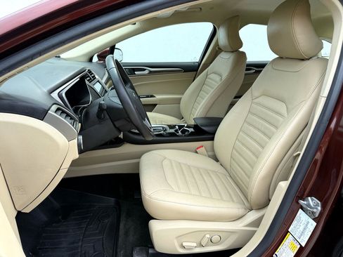 Used 2016 Ford Fusion Energi SE image 2