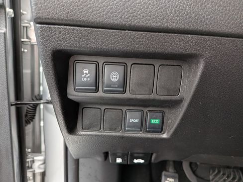 Used 2021 Nissan Rogue Sport S image 13