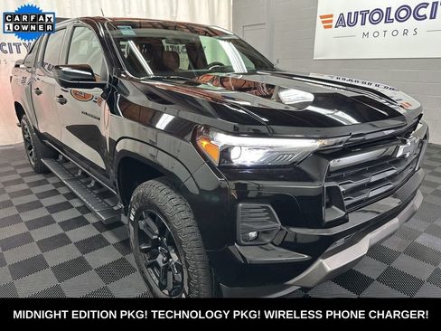 Used 2025 Chevrolet Colorado Z71 w/ Midnight Edition AWD/4WD image 1