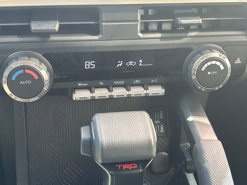 Used 2024 Toyota Tacoma TRD Off-Road image 13