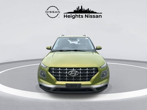 Used 2023 Hyundai Venue SEL w/ Cargo Package image 4