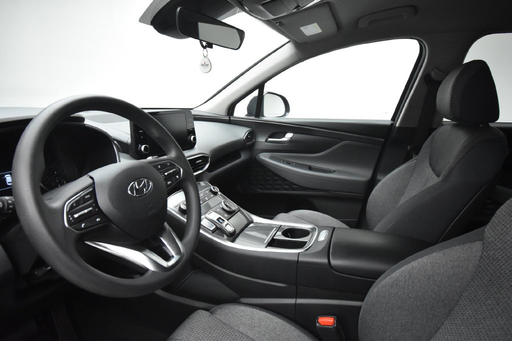 Used 2023 Hyundai Santa Fe SE AWD/4WD image 7